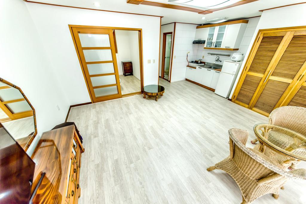 Dongsannara Pension Seogwipo Esterno foto
